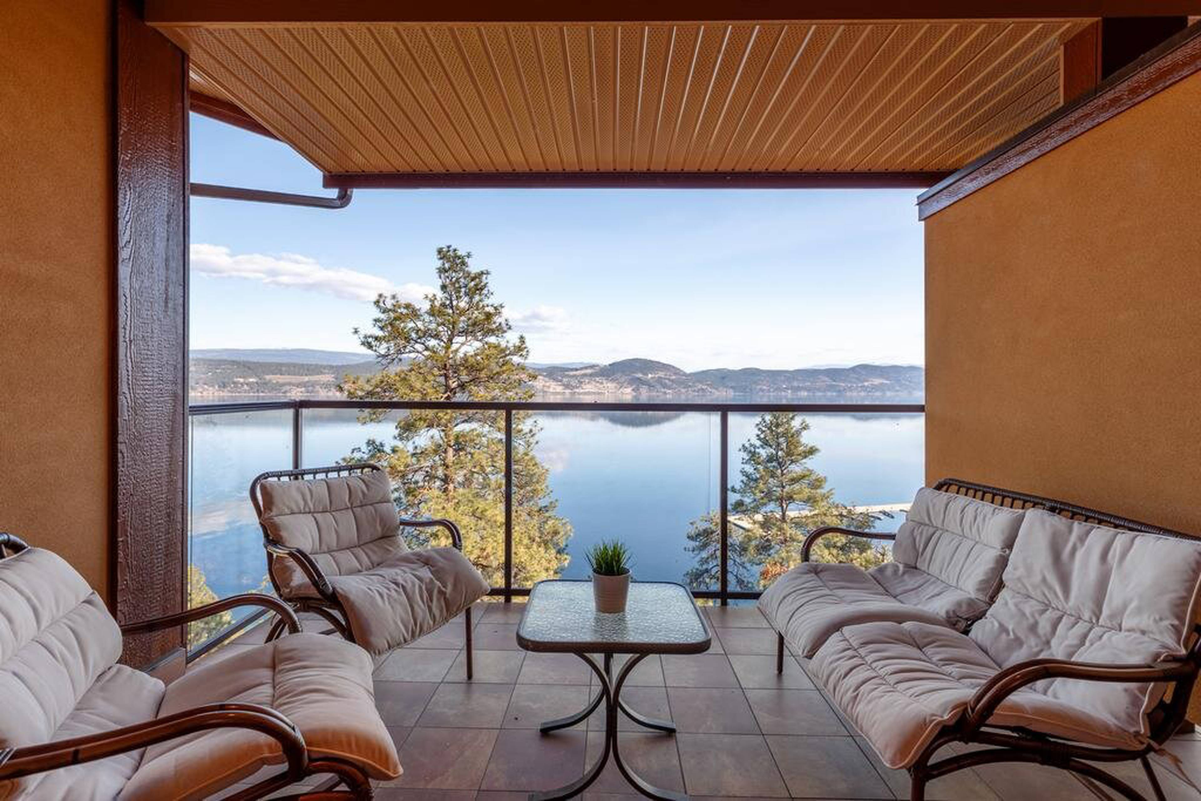 Lake Okanagan Resort Kelowna, BC 2751 Westside Rd liv.rent